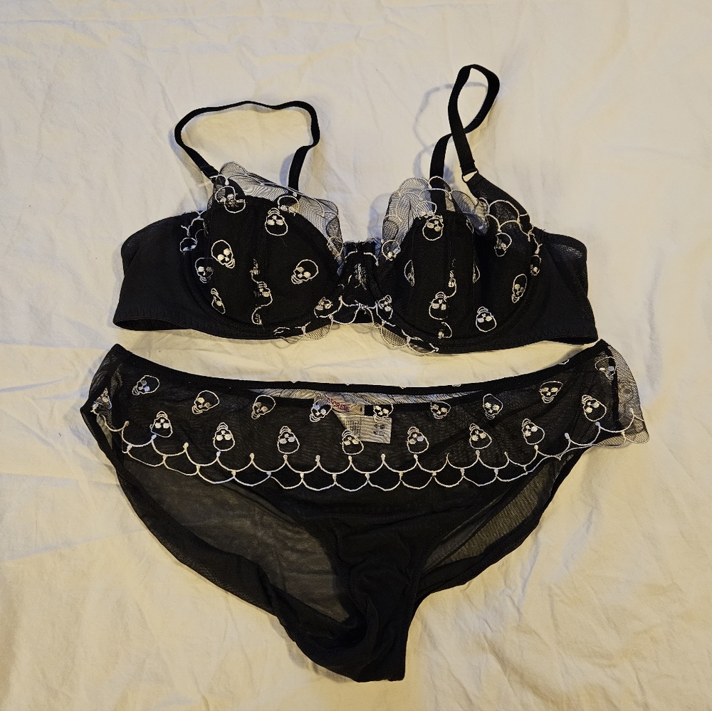Adore Me Halloween Black Bra with White Skull Detailing